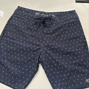 Travis Mathew 32 board short